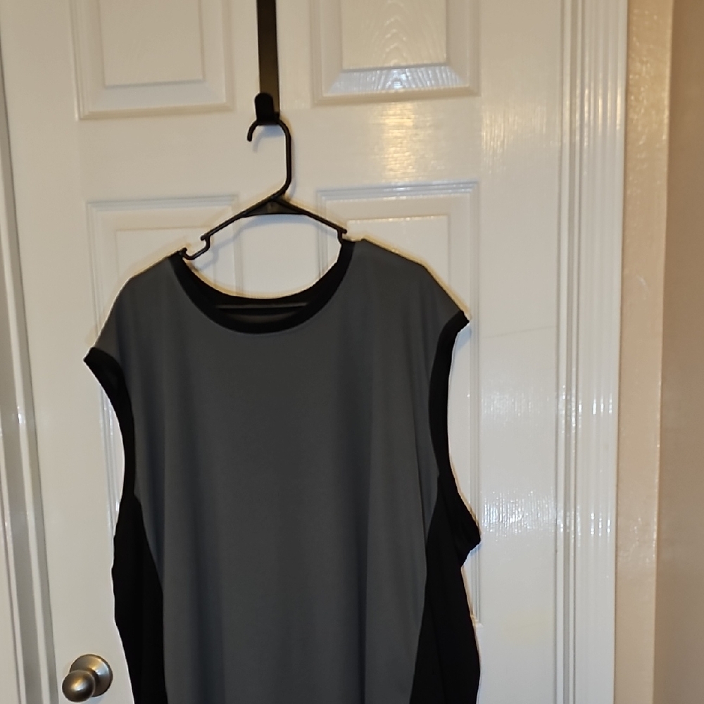 Men's Two-Tone Sleeveless Top